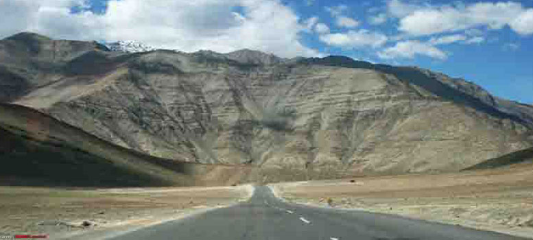 ladakh-Magnetic-Hill